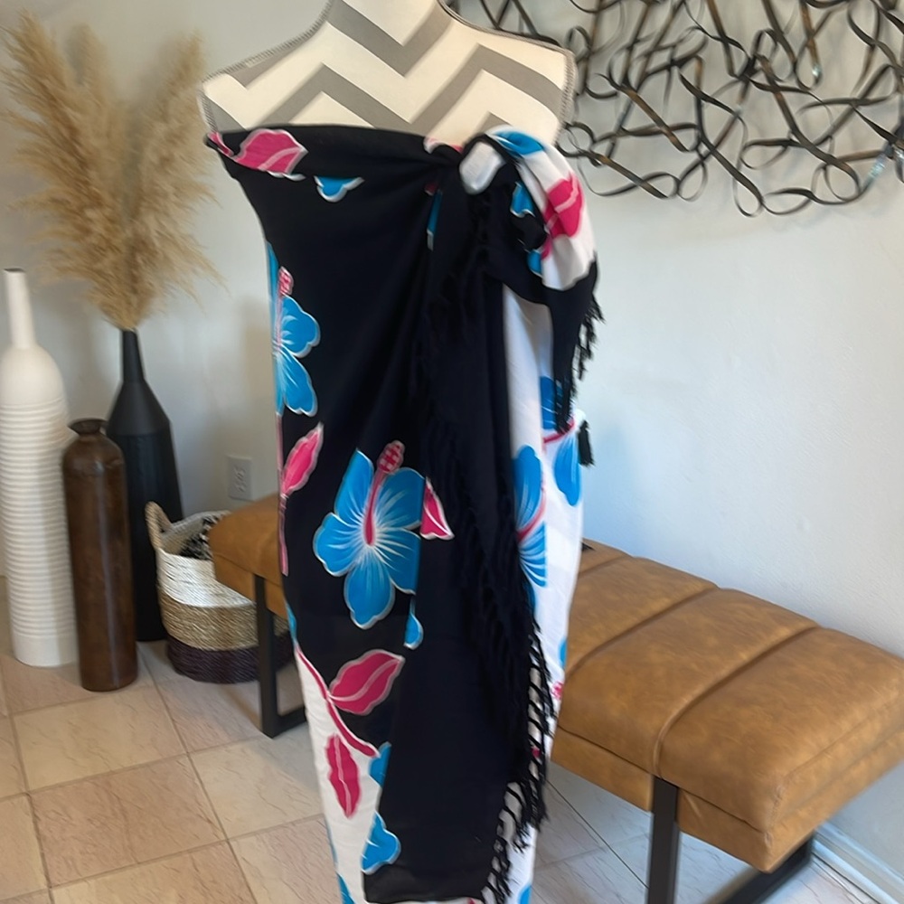 Tropical Floral Hibiscus Sarong Wrap Swim Cover Up Black White Blue Pink